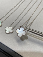 [Solara Jewelry ]CLOVER MEDIUM SILVER WHITE MOP NECKLACE