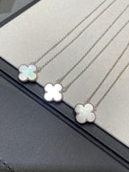[Solara Jewelry ]CLOVER MEDIUM SILVER WHITE MOP NECKLACE