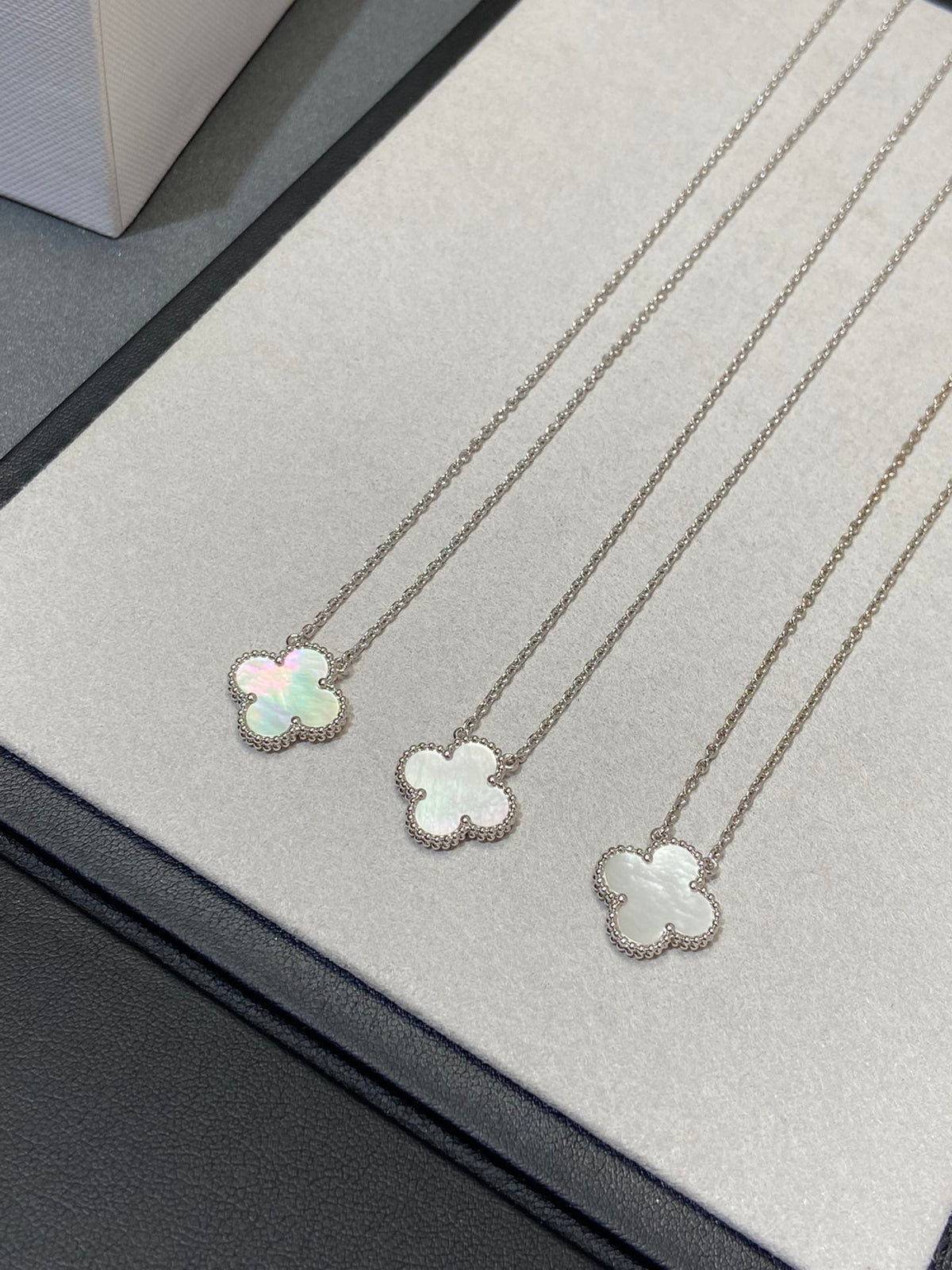 [Solara Jewelry ]CLOVER MEDIUM SILVER WHITE MOP NECKLACE
