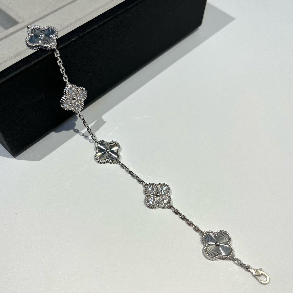 [Solara Jewelry] KLEEBRAUM 5 MOTIVE SILBER DIAMANTENARMBAND