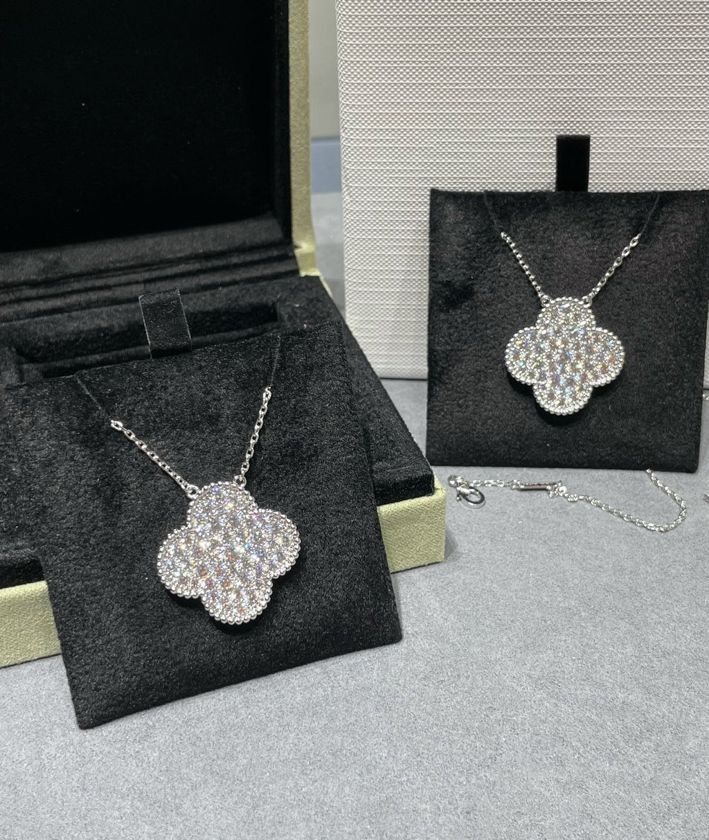 [Solara Jewelry] クローバー 25mm ラージペンダント ダイヤモンドパヴェ シルバーネックレス