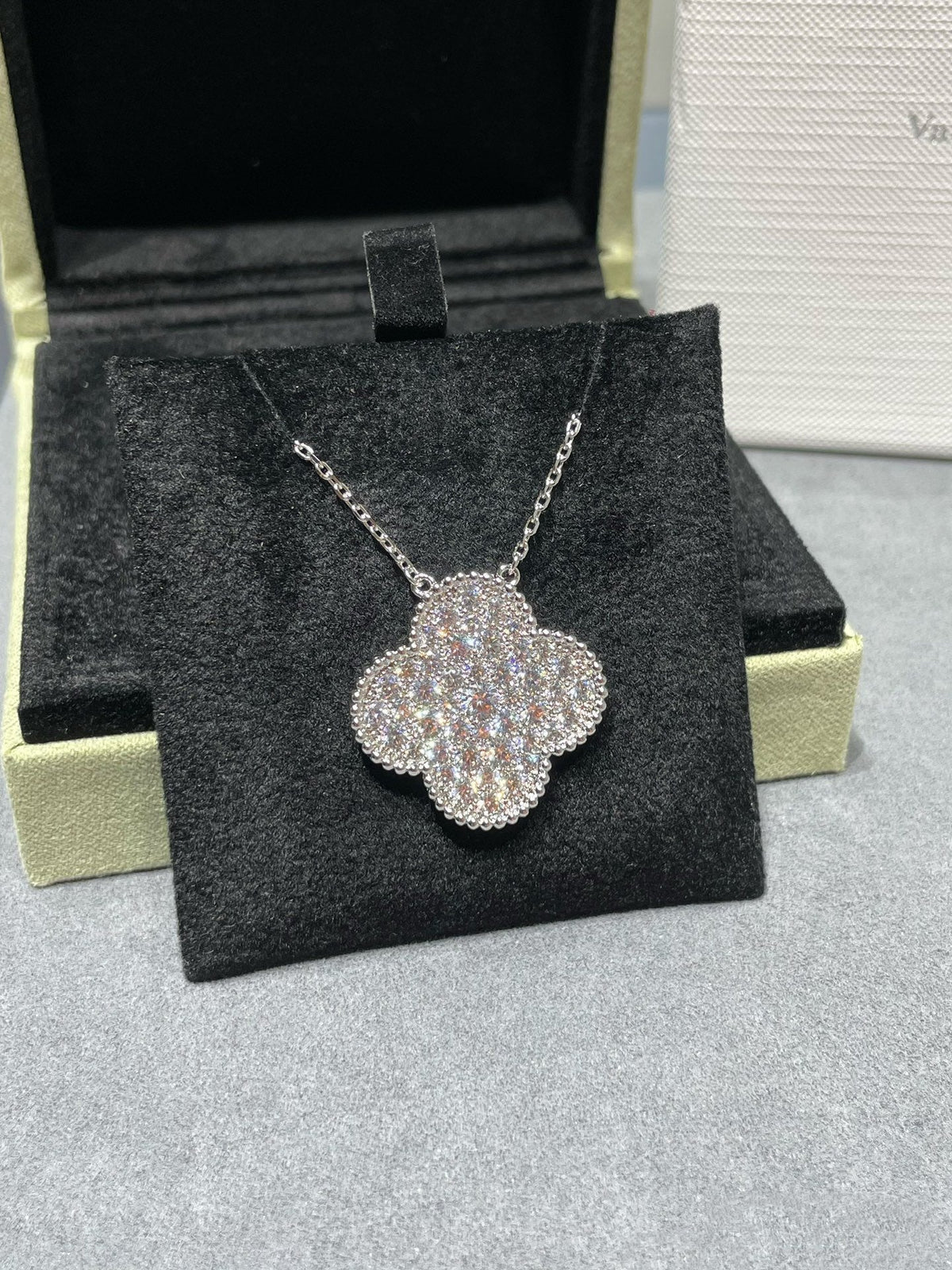 [Solara Jewelry] クローバー 25mm ラージペンダント ダイヤモンドパヴェ シルバーネックレス