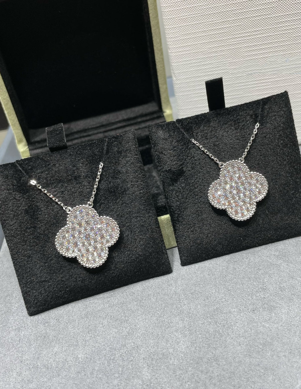 [Solara Jewelry] クローバー 25mm ラージペンダント ダイヤモンドパヴェ シルバーネックレス