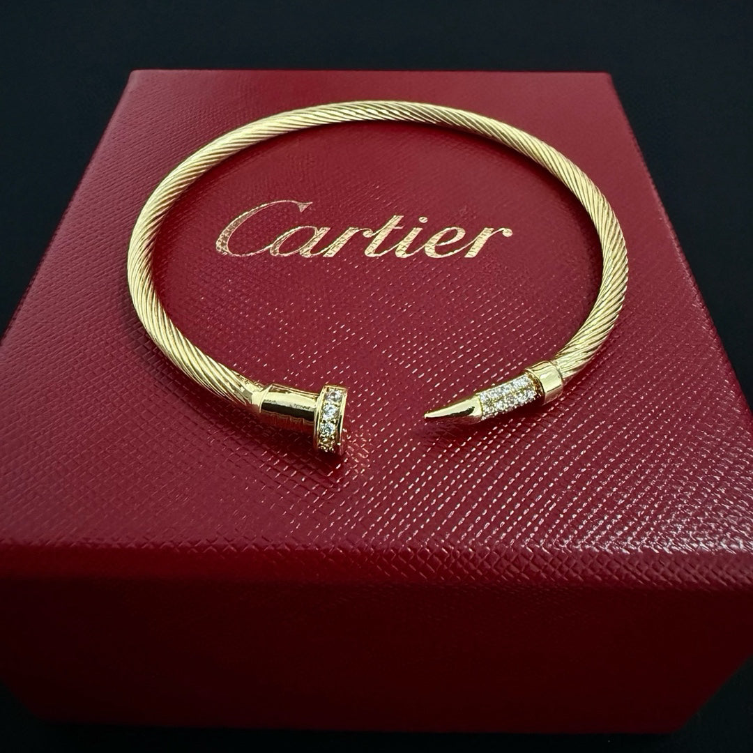 [Solara Jewelry] CT Edgy Nagelarmreif | Mit Diamanten besetztes Design
