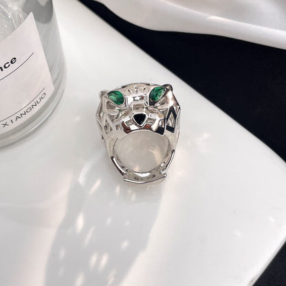 [Solara Jewelry ]CT エレガントなオープンワーク パンサーヘッド リング エメラルド付き
