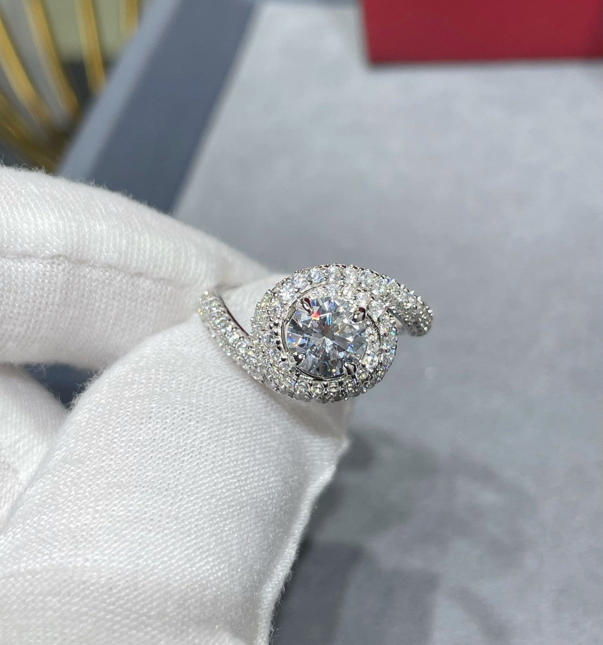 [Solara Schmuck] CT Diamant-Ring mit Drehdesign