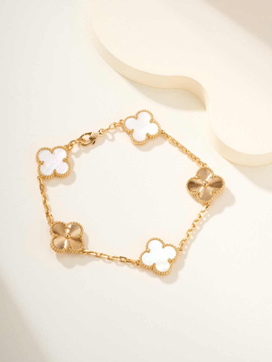 [Solara Jewelry ]クローバー ブレスレット 5モチーフ 白蝶貝 ゴールド