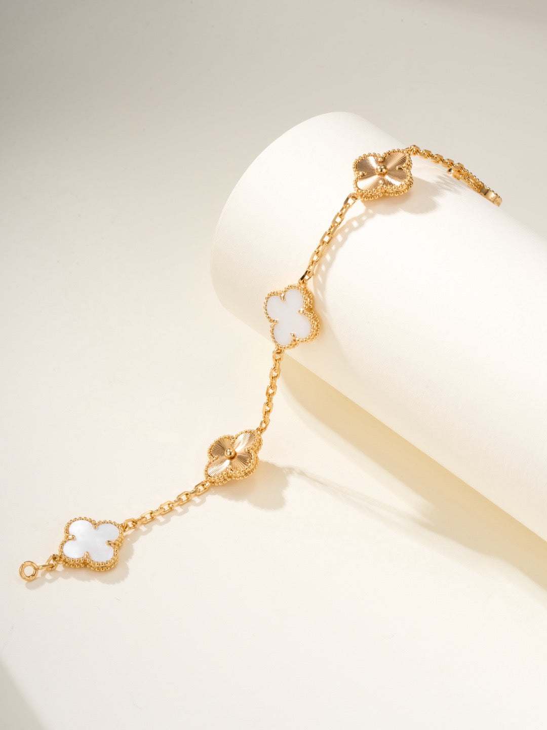 [Solara Jewelry ]クローバー ブレスレット 5モチーフ 白蝶貝 ゴールド