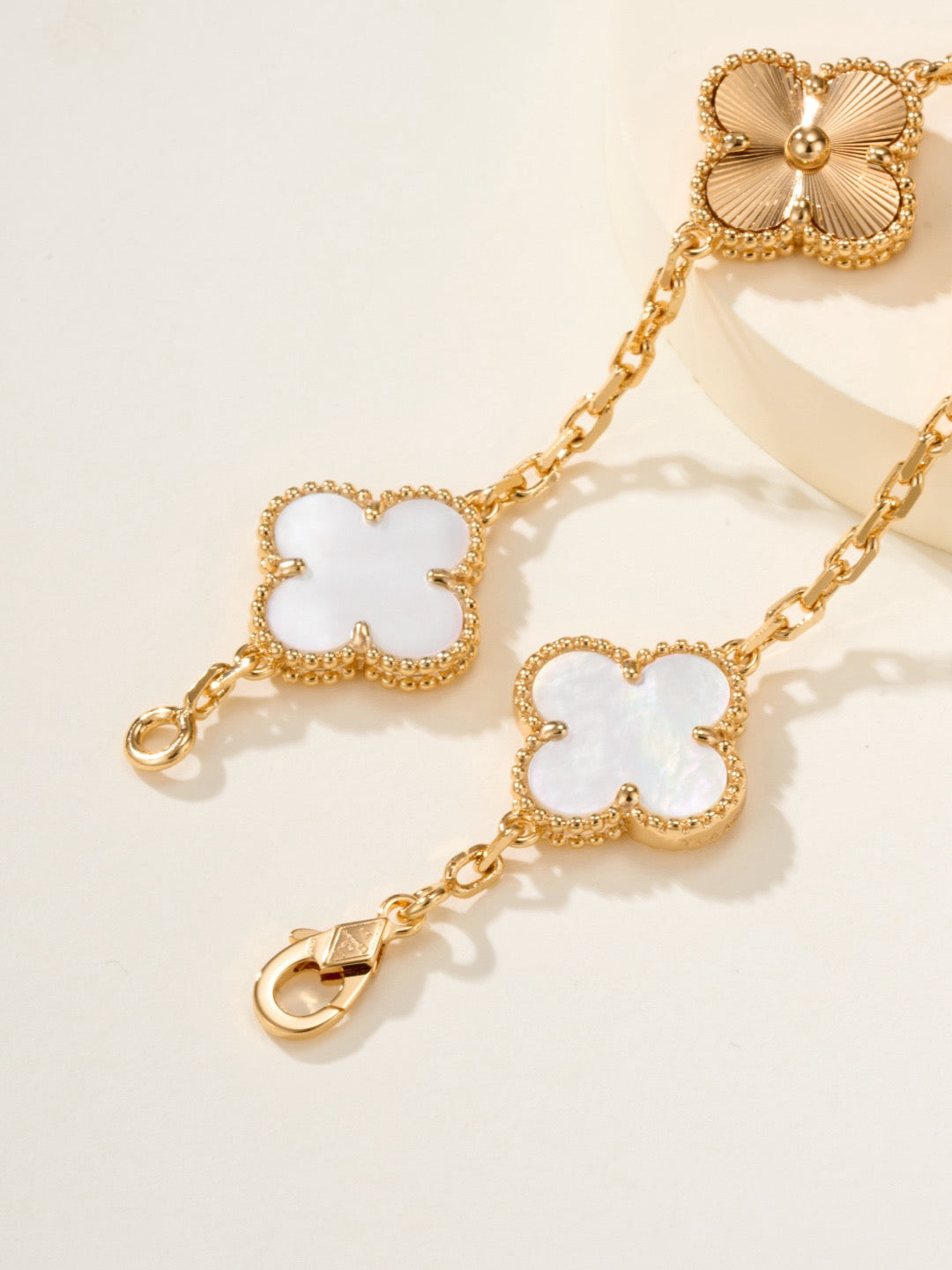 [Solara Jewelry ]クローバー ブレスレット 5モチーフ 白蝶貝 ゴールド