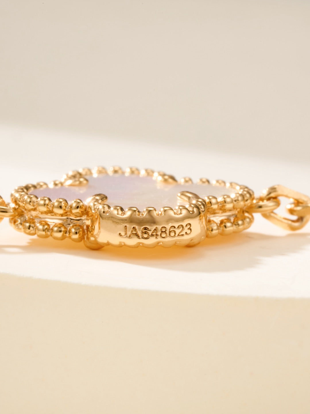 [Solara Jewelry ]クローバー ブレスレット 5モチーフ 白蝶貝 ゴールド