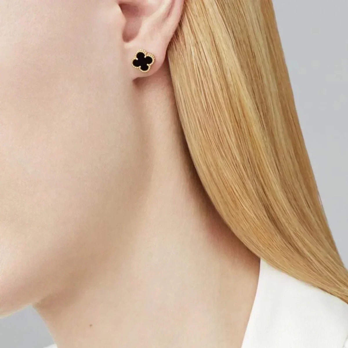 [Solara Jewelry ]CLOVER MINI 9.5MM BLACK MOP EARRINGS