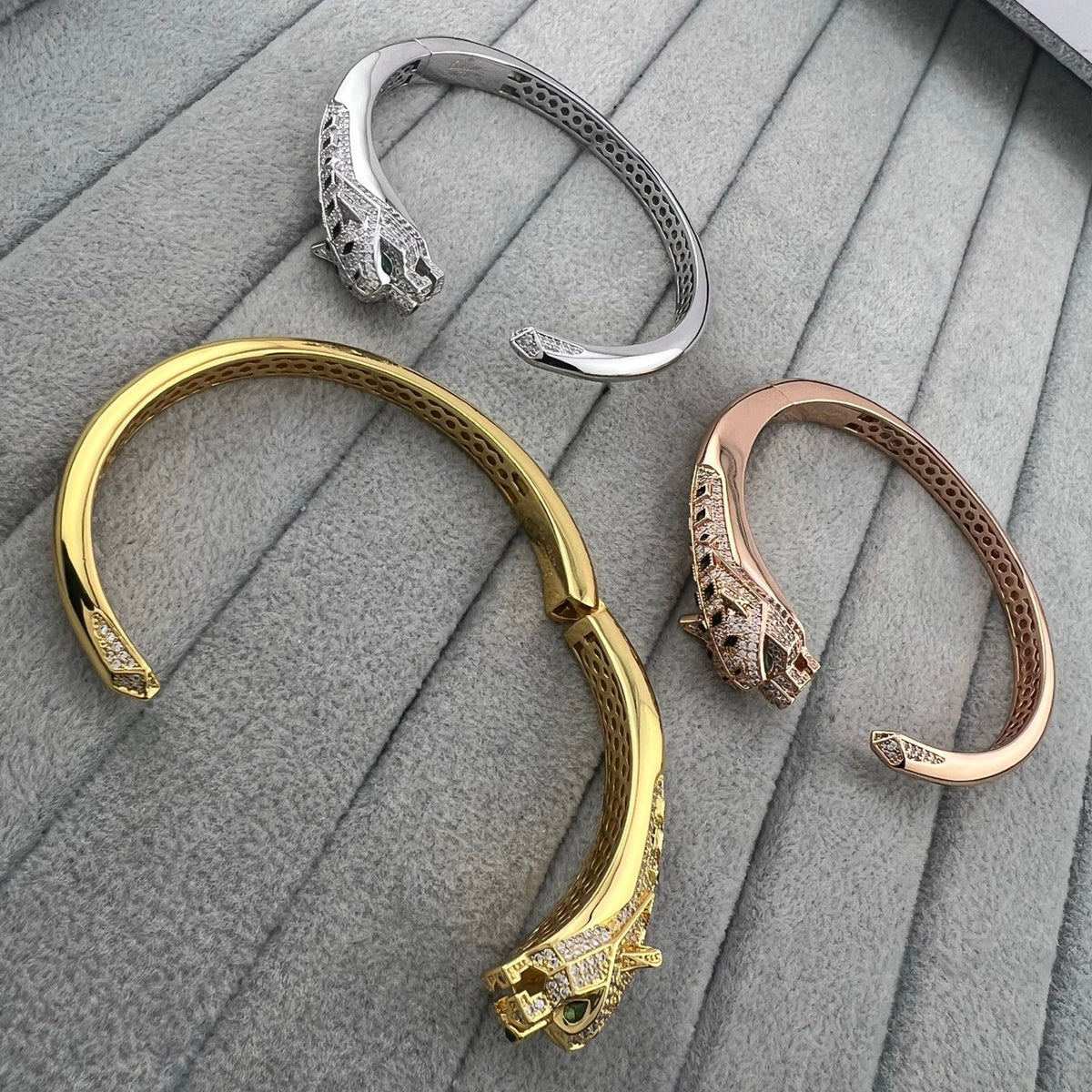 [Spira Jewelry]SCULPTED PANTHER HEAD OPEN BANGLE