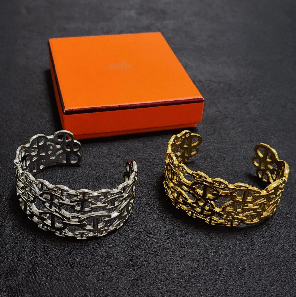[Solara Jewelry ]H 新着 ワイドバンド ダブルインターロッキング フープブレスレット