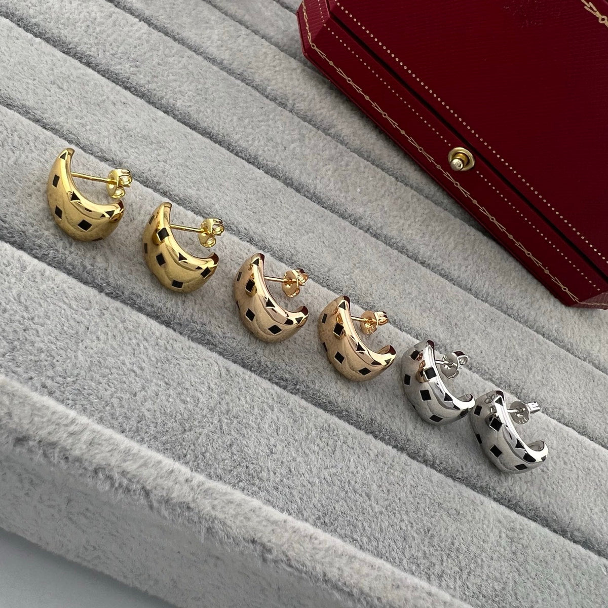 [Solara jewelry] Dice Stud Earrings