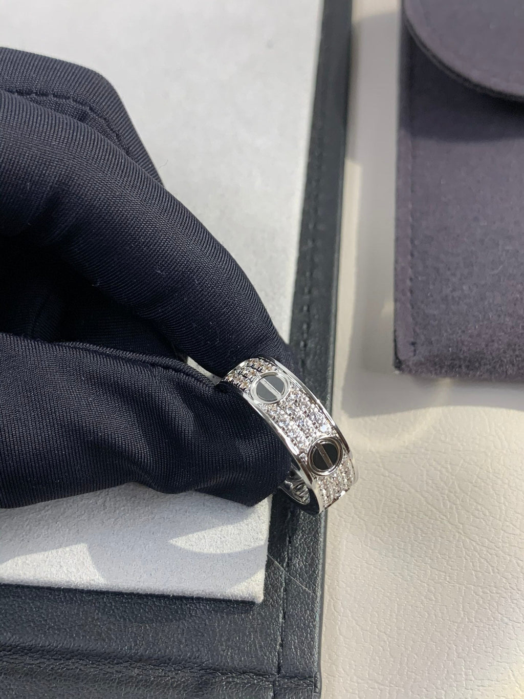 [Solara Jewelry ]LOVE RING 5.5MM DIAMONDS PAVED CERAMIC