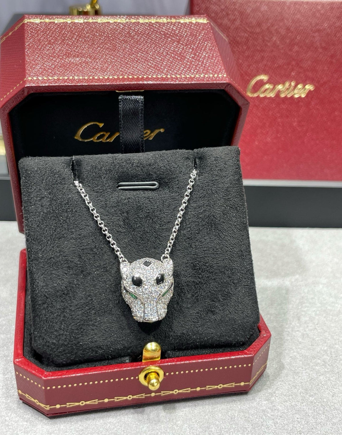 [Solara Jewelry ]豹の頭のネックレス 水玉模様