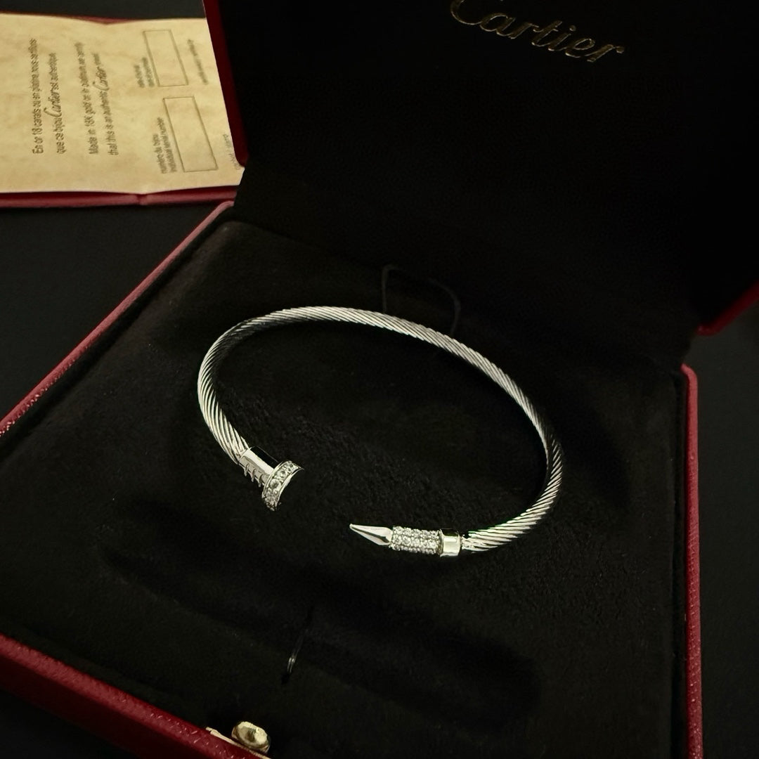 [Solara Jewelry] CT Edgy Nagelarmreif | Mit Diamanten besetztes Design