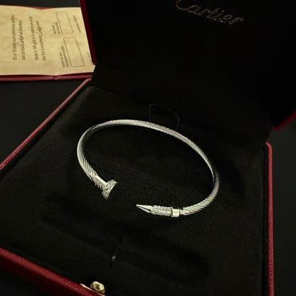 [Solara Jewelry] CT Edgy Nagelarmreif | Mit Diamanten besetztes Design