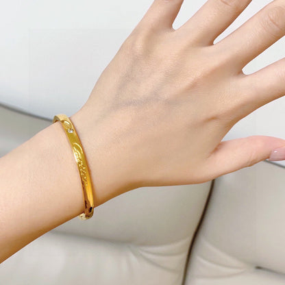 [Solara Jewelry ]LOVE カスタムネームブレスレット | シングルダイヤモンド | 刻印シグネチャカフ