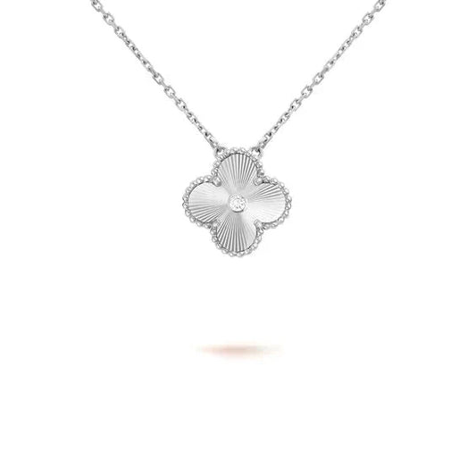 [Solara Jewelry ]CLOVER  15MM DIAMOND LASER NECKLACE SILVER