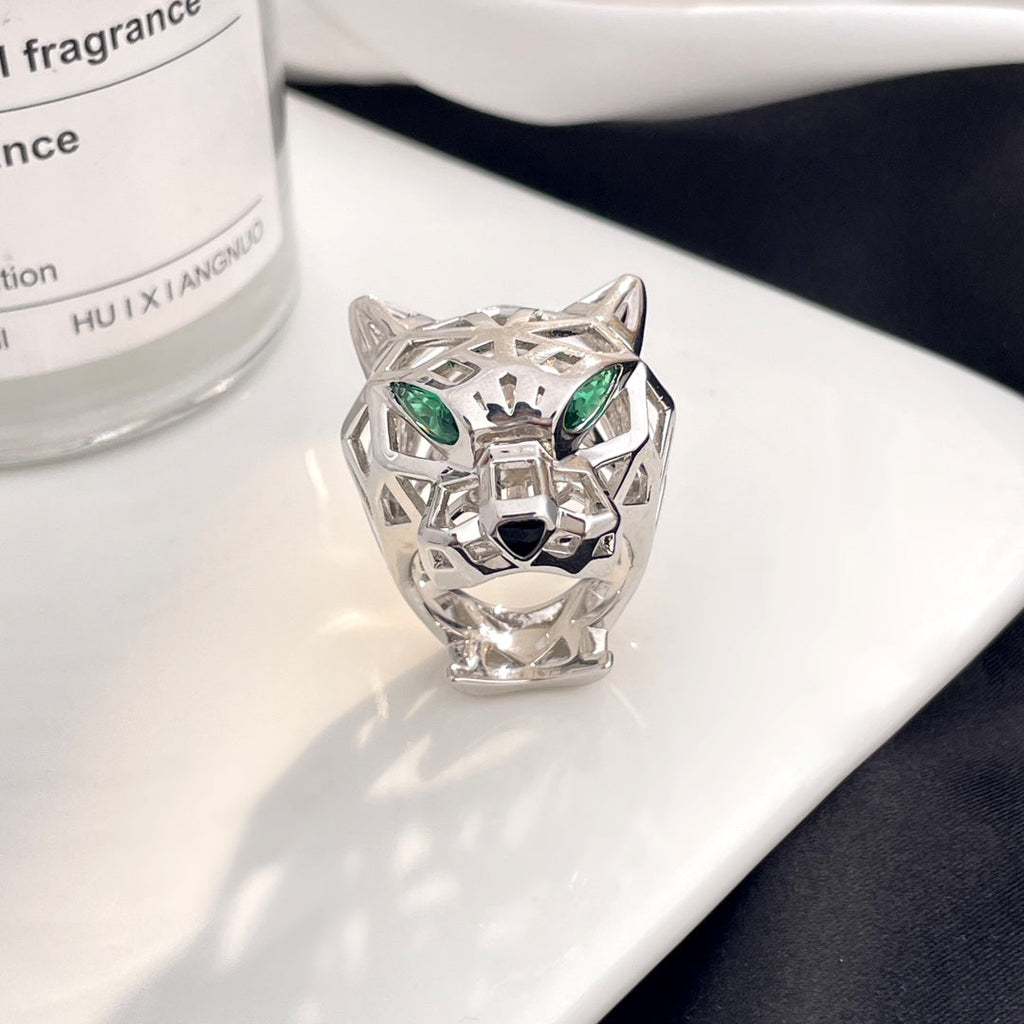 [Solara Jewelry ]CT Eleganter durchbrochener Pantherkopfring mit Smaragd