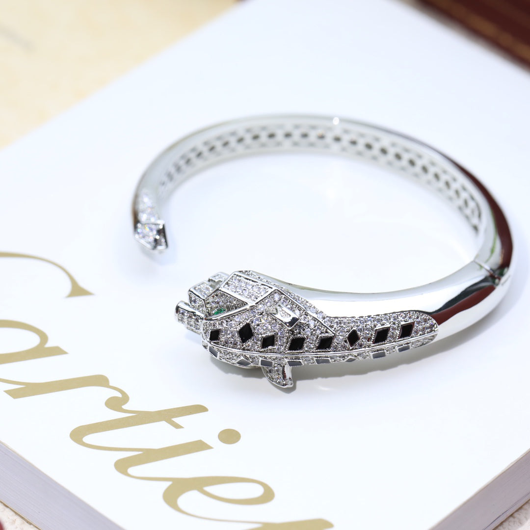[Spira Jewelry]PAVE PANTHER HEAD OPEN BANGLE