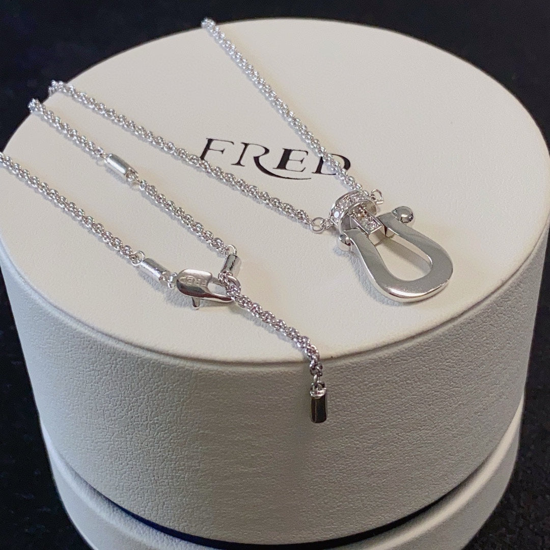 [Solara Jewelry ]FORCE Unisex Delicate Horsebit Necklace with Pavé Accents