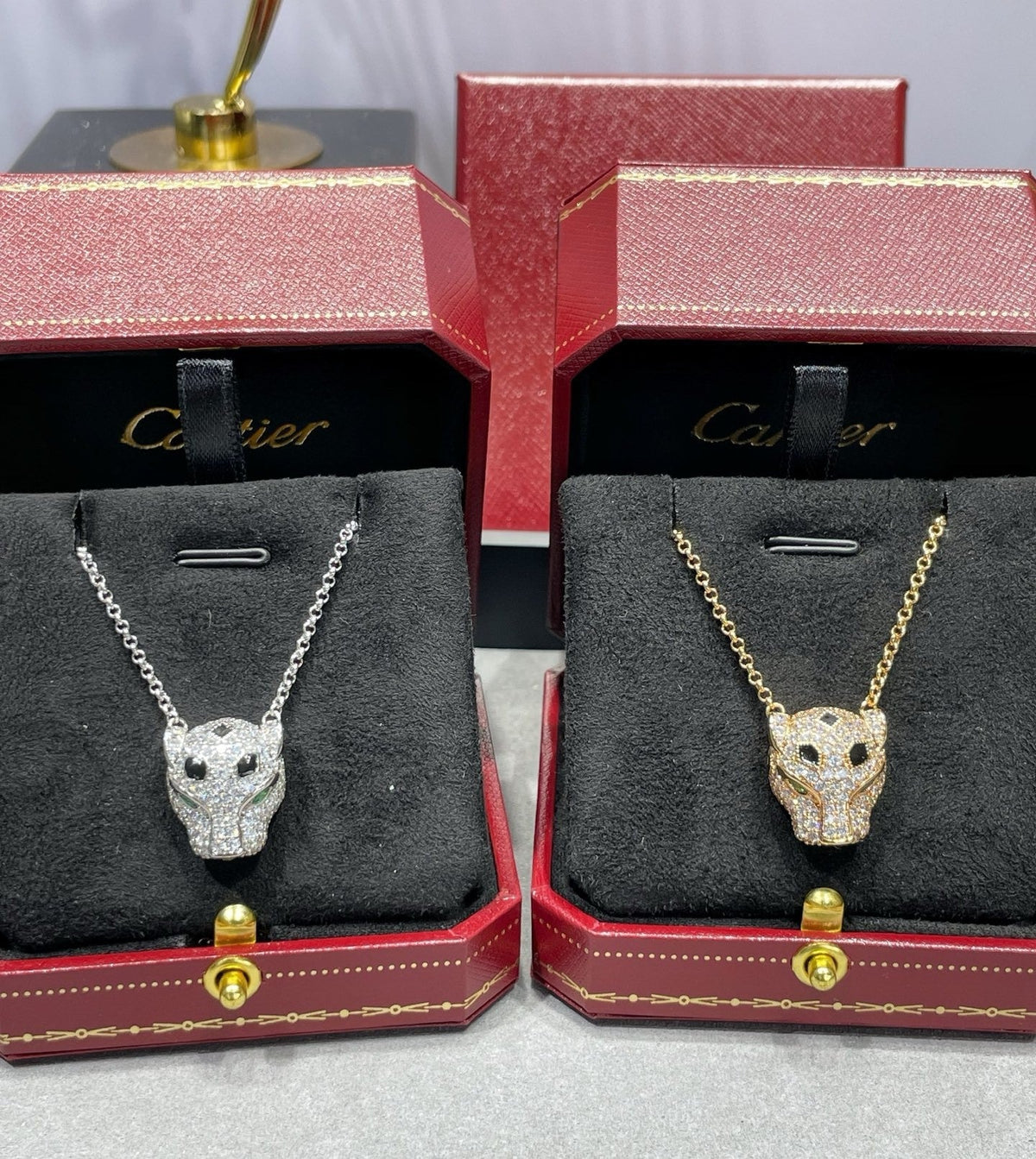 [Solara Jewelry ]Leopard Head Necklace with Polka Dots