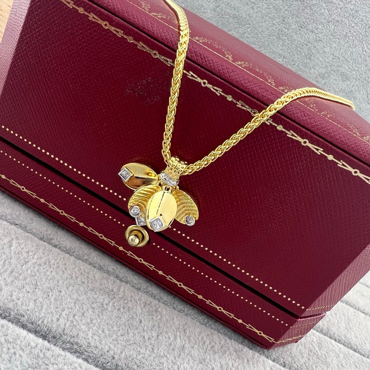 [Solara jewelry]Leaf Pendant Necklace image 3
