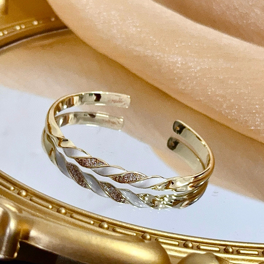 [Spira Jewelry]TWISTED PAVE OPEN BANGLE