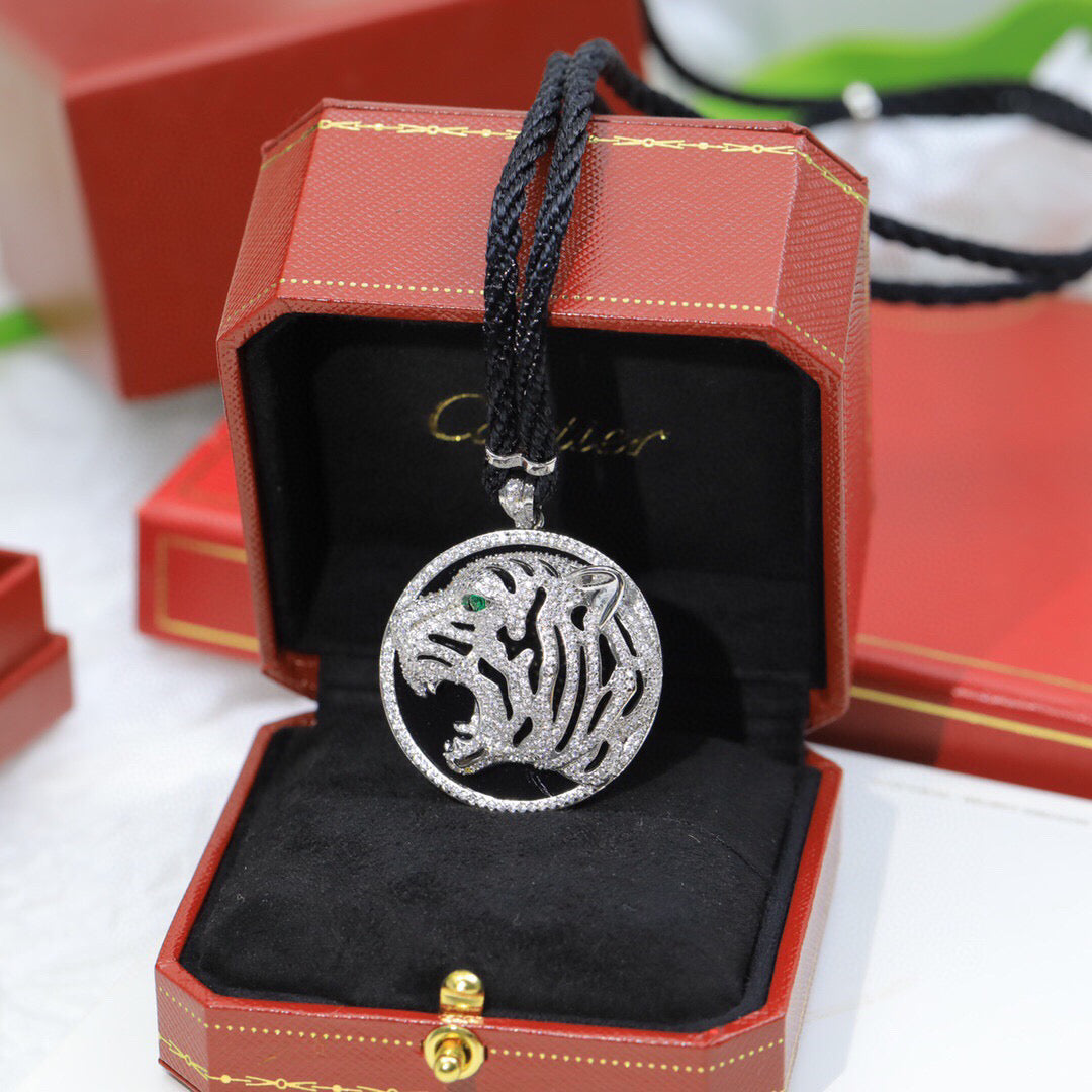 [Solara jewelry]Openwork Tiger Cord Pendant Necklace image 5