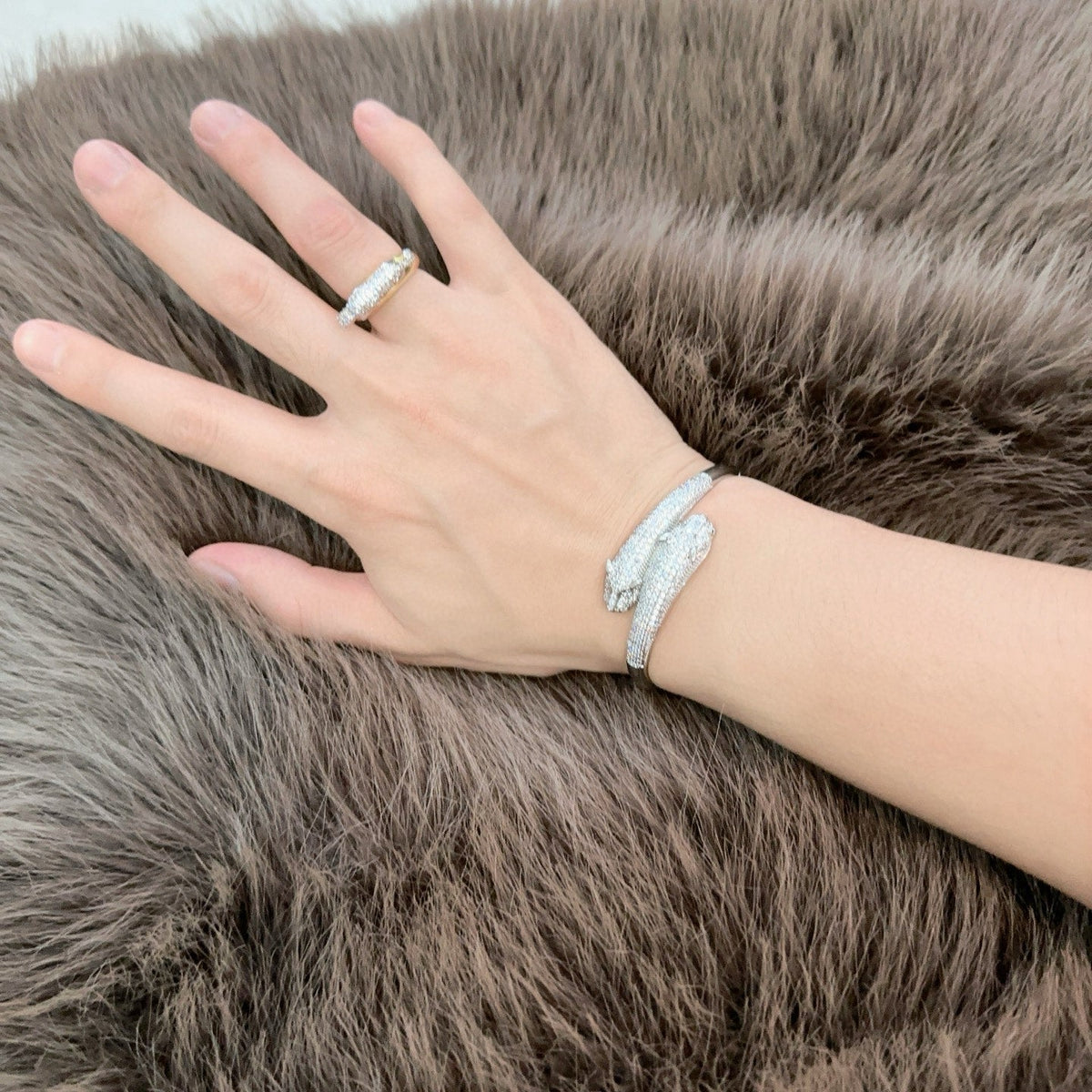 [Solara Jewelry ]CT Doppel-Pantherkopf-Armreif | Panther-Armreif mit gegenüberliegenden Köpfen