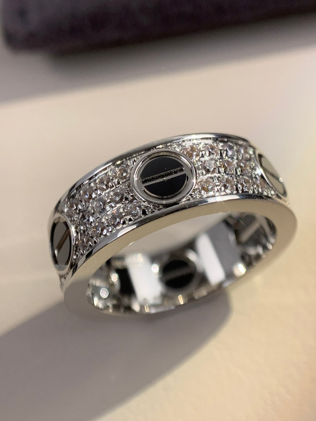 [Solara Jewelry ]LOVE RING 5.5MM DIAMONDS PAVED CERAMIC