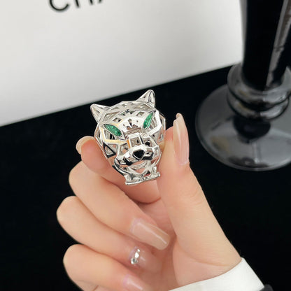 [Solara Jewelry ]CT エレガントなオープンワーク パンサーヘッド リング エメラルド付き