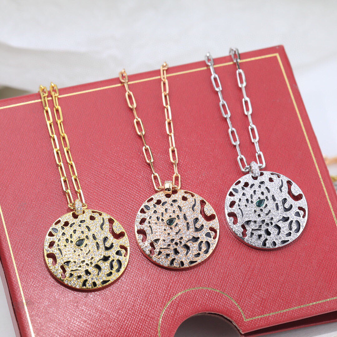 [Solara jewelry]Openwork Round Pendant Necklace image 9