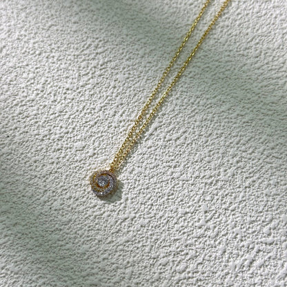 [Solara Jewelry ]トリコロールゴールド スリーロウネックレス パヴェダイヤモンド センターダイヤモンド