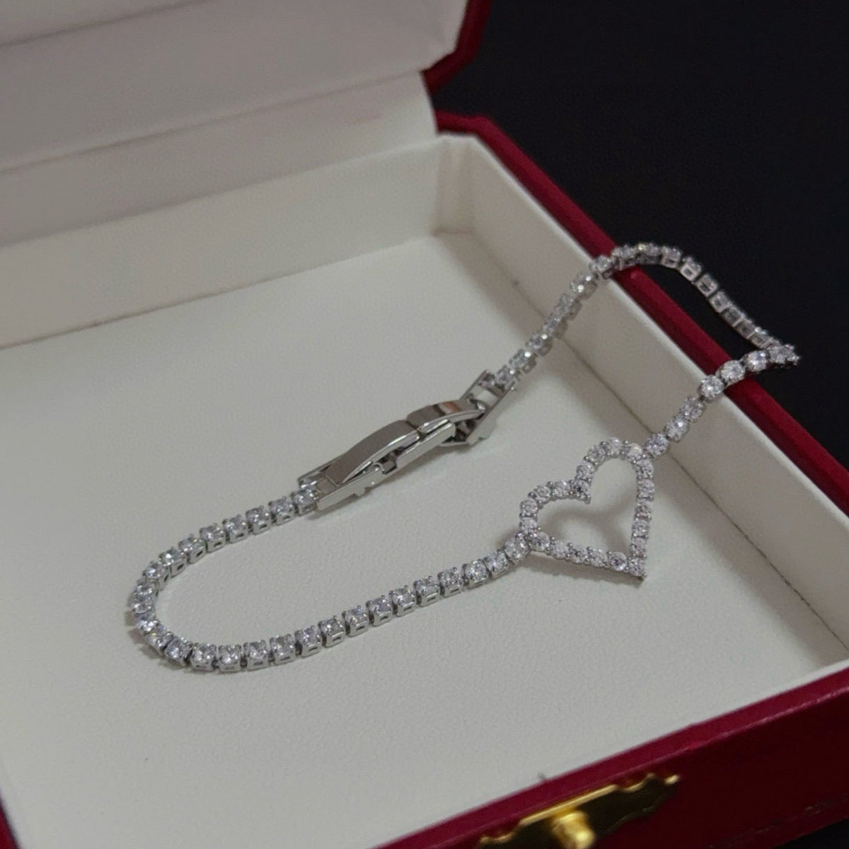 [Solara Jewelry ]CTビスポーク "Love" ブレスレット ダイヤモンドアクセント付き