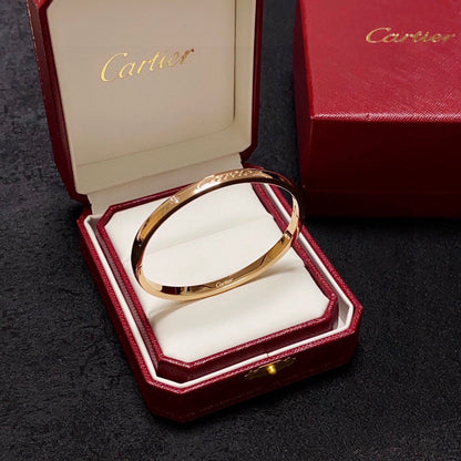 [Solara Jewelry ]LOVE カスタムネームブレスレット | シングルダイヤモンド | 刻印シグネチャカフ