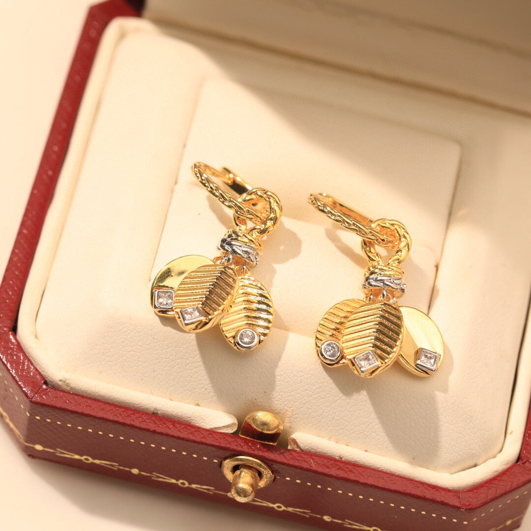 [Solara jewelry] Gold Shell Hoop Earrings