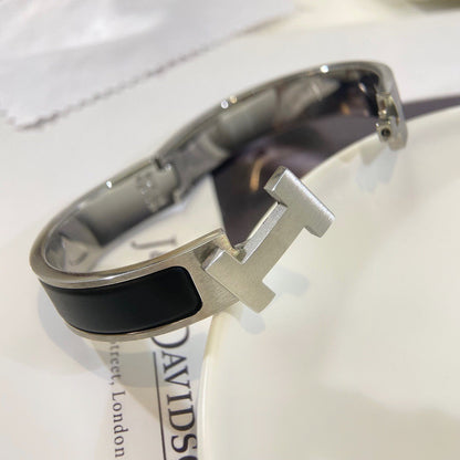 [Solara Jewelry ]CLIC CHAINE SILVER BRACELET - Black wristband