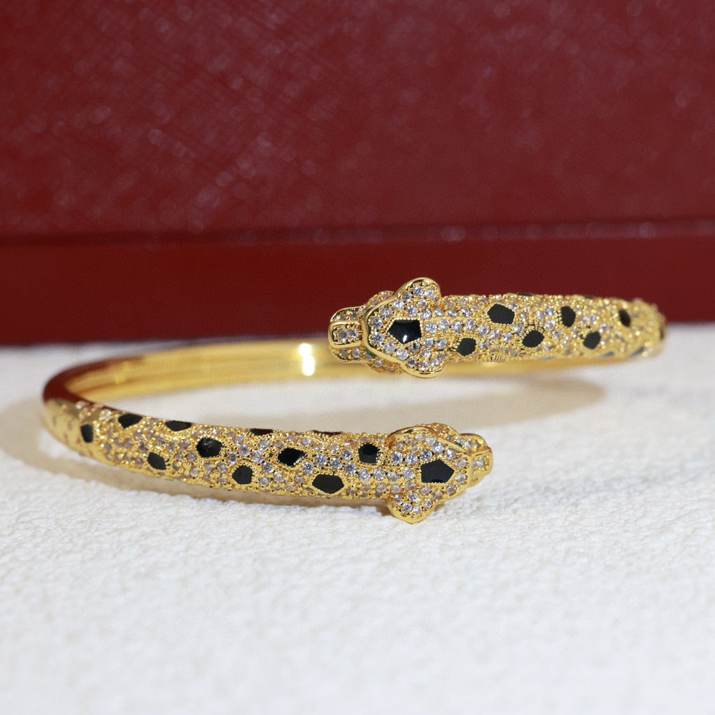 [Spira Jewelry]SPOTTED PANTHER HEAD PAVE BANGLE
