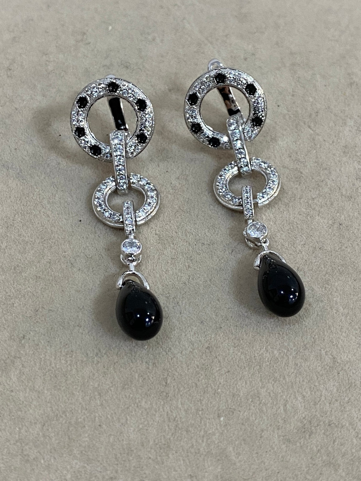 [Solara Jewelry ]CTダブルフープピアス、ブラックオニキスとレオパードプリント