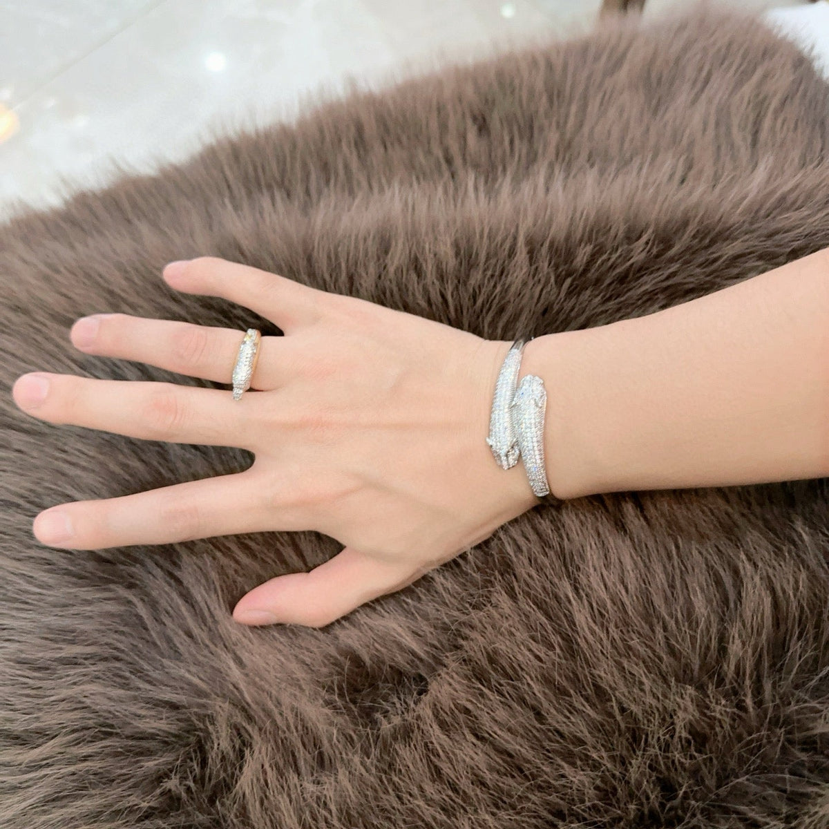 [Solara Jewelry ]CT Doppel-Pantherkopf-Armreif | Panther-Armreif mit gegenüberliegenden Köpfen