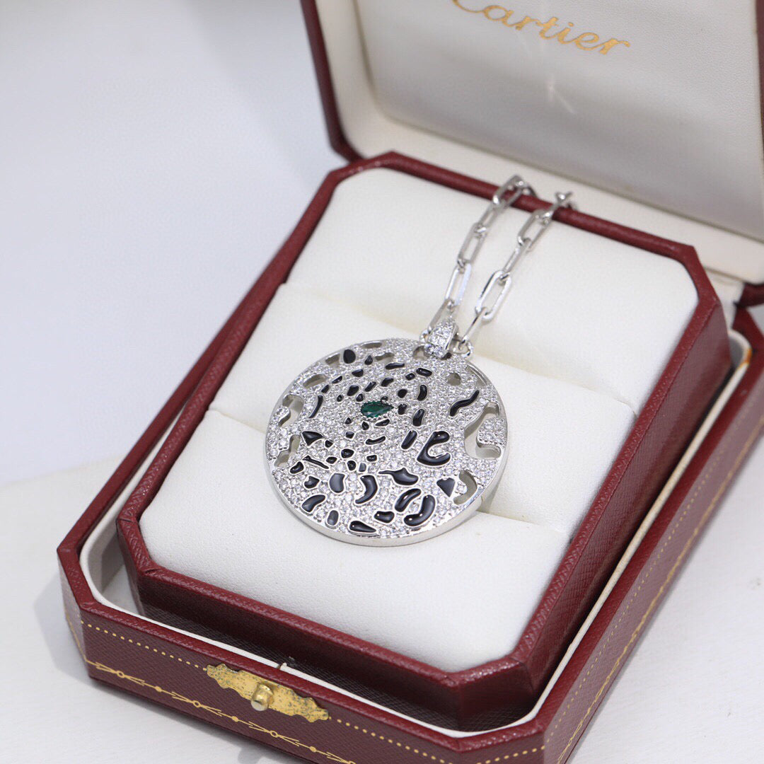 [Solara jewelry]Openwork Round Pendant Necklace