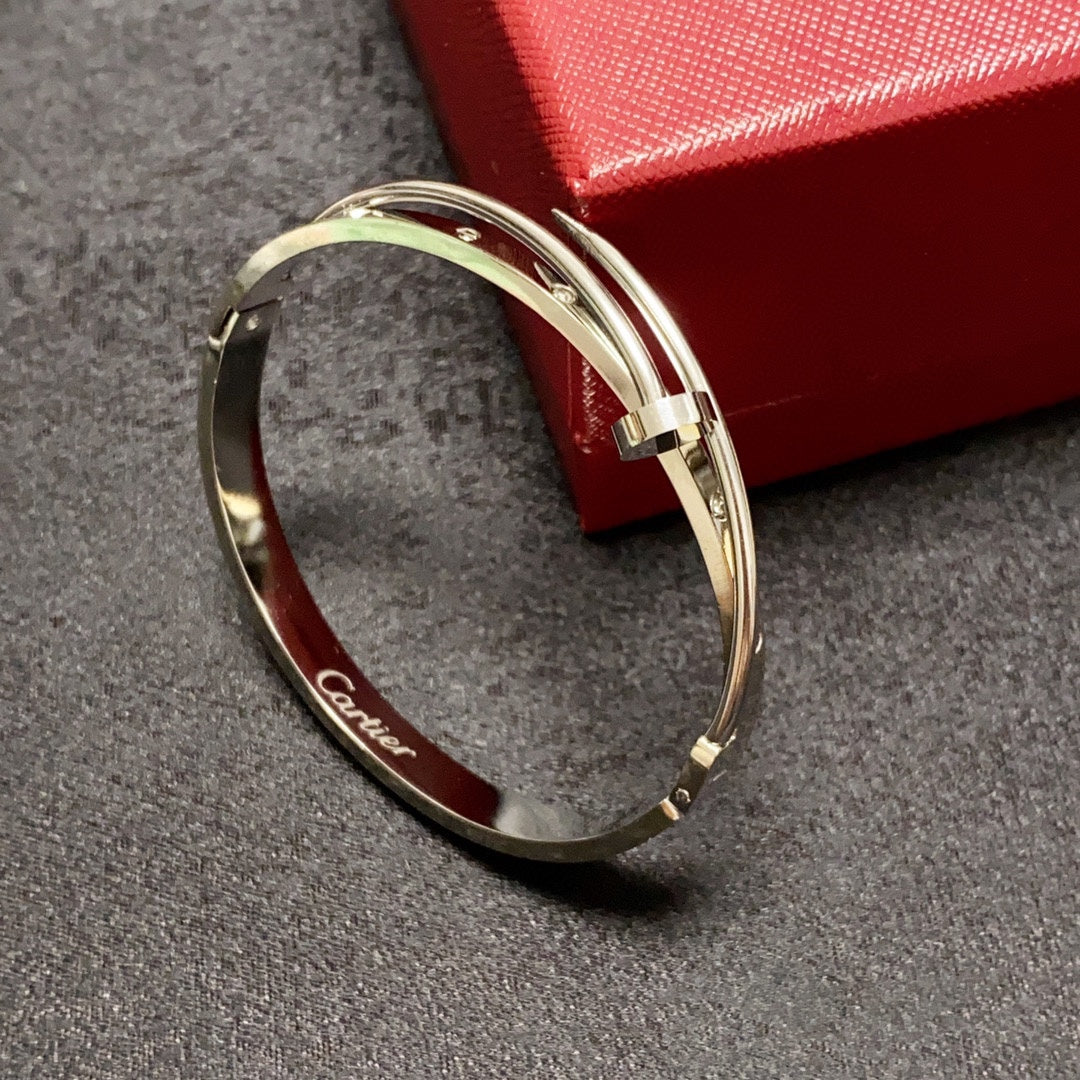 [ソララジュエリー ]CT ネイルカフブレスレット パヴェダイヤモンド付き