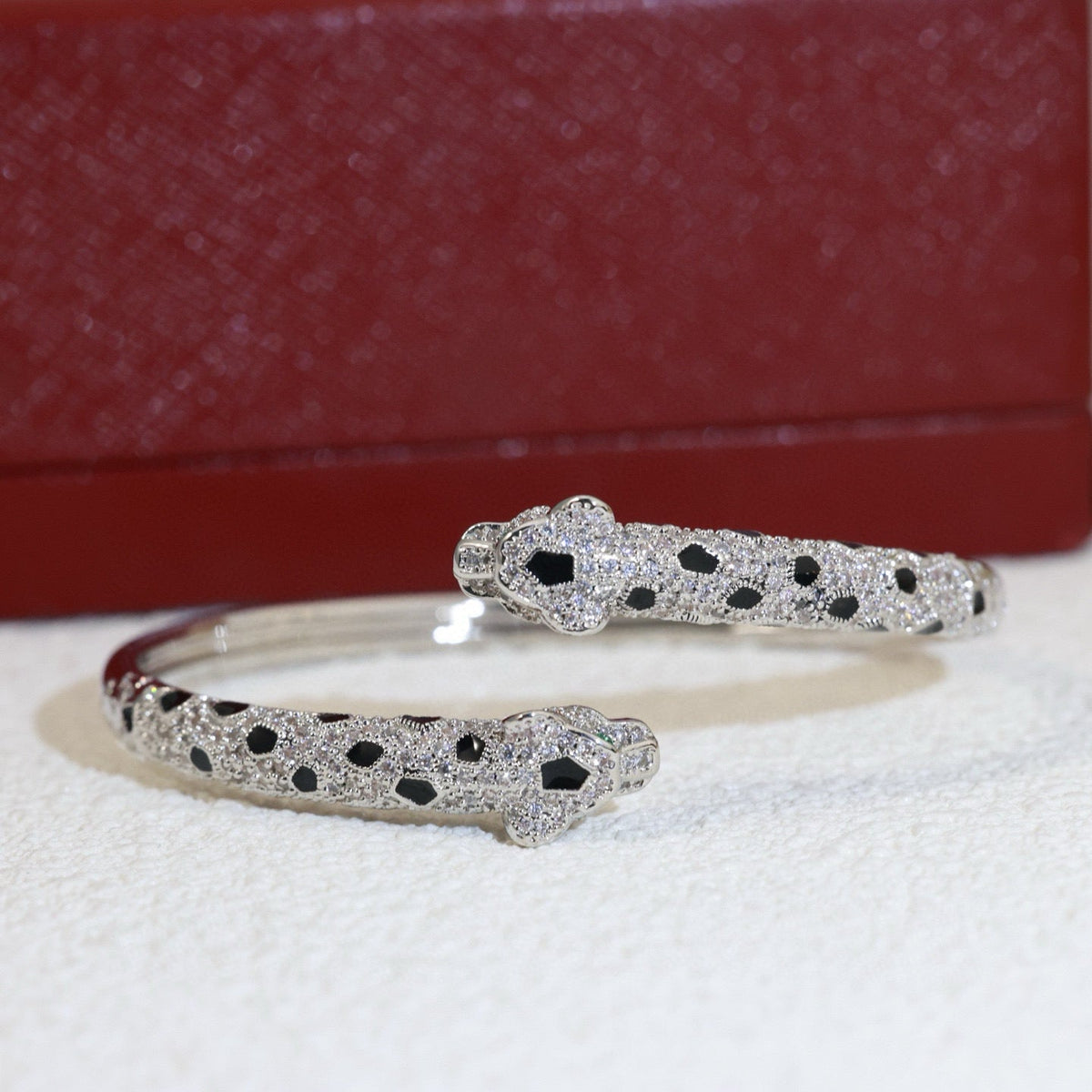 [Spira Jewelry]SPOTTED PANTHER HEAD PAVE BANGLE