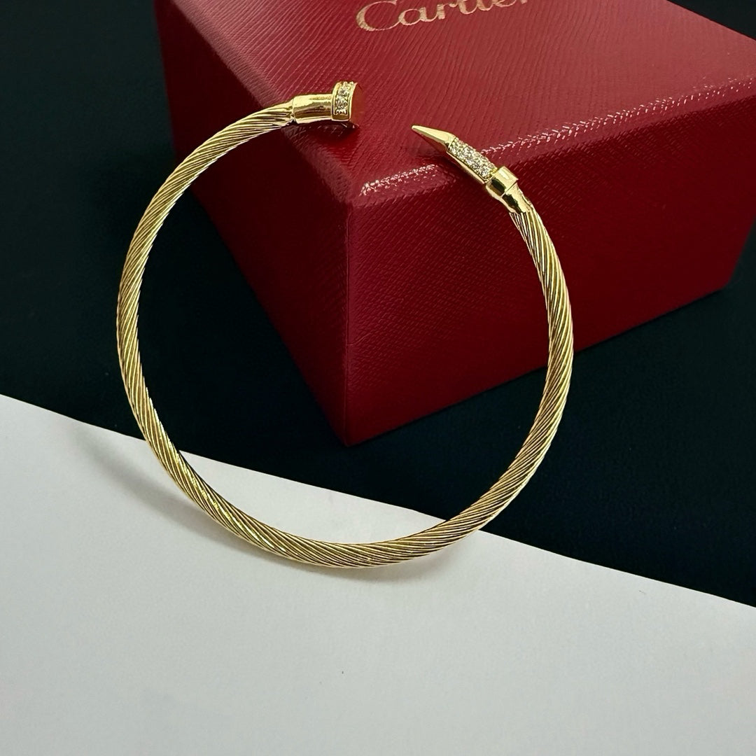 [Solara Jewelry] CT Edgy Nagelarmreif | Mit Diamanten besetztes Design