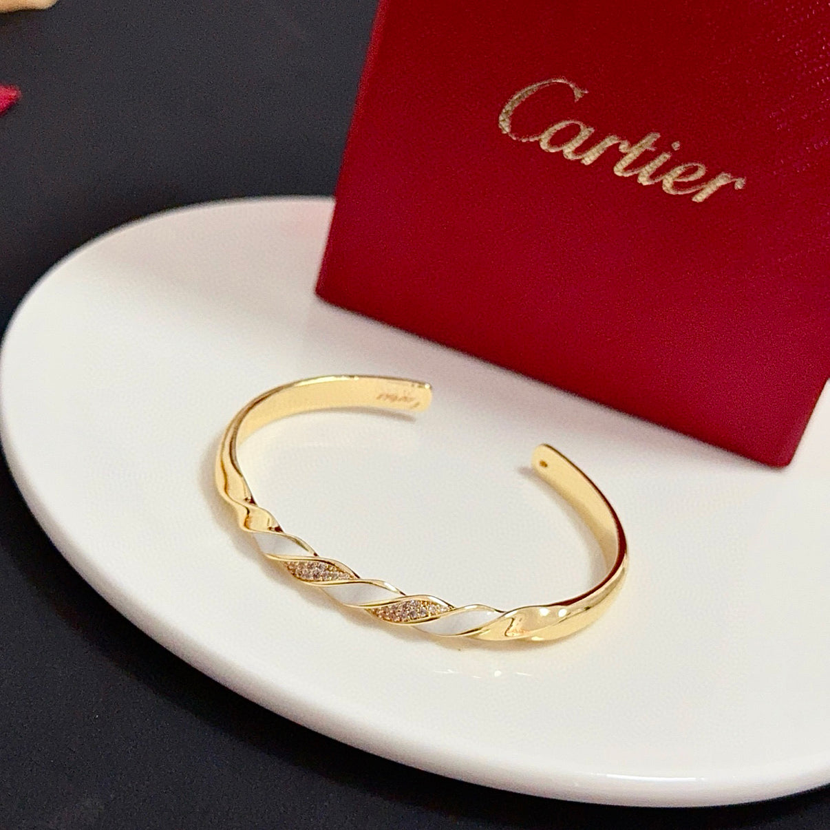 [Spira Jewelry]TWISTED PAVE OPEN BANGLE
