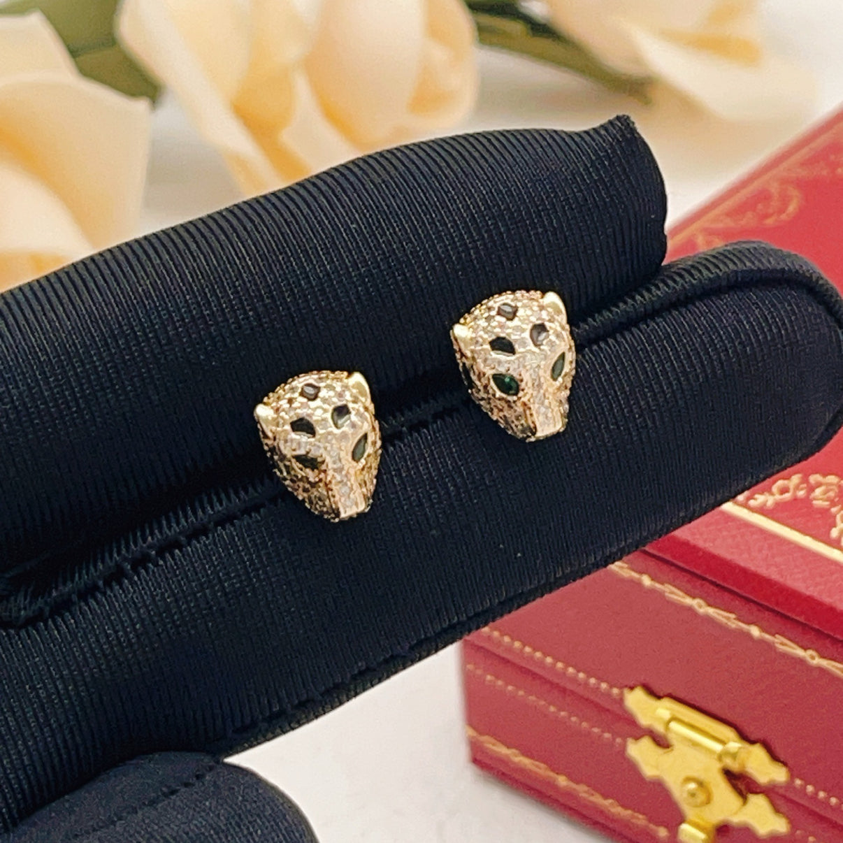 [Solara jewelry] Love Screw Stud Earrings