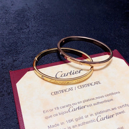 [Solara Jewelry ]LOVE カスタムネームブレスレット | シングルダイヤモンド | 刻印シグネチャカフ
